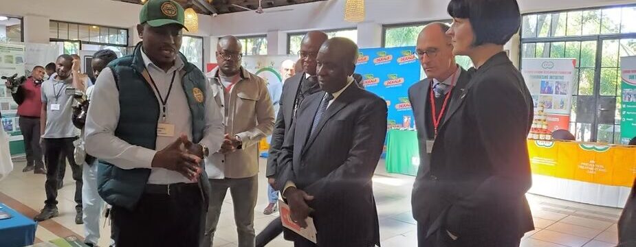 Minister Mtolo Phiri visiting the ZAMSEED stand at the Agrifinance Conference